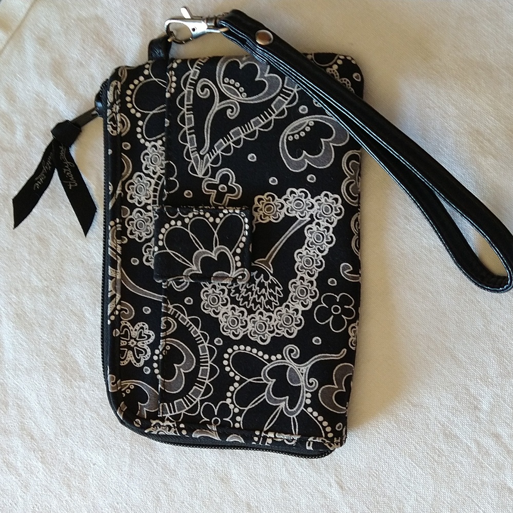31 (thirty one) wristlet
